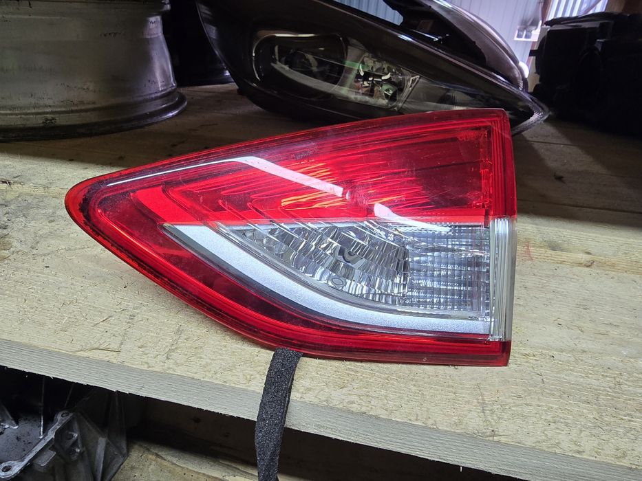 Ford Kuga MK2 EURO6 lampa prawa tył w klapę