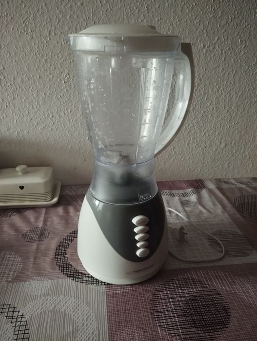 Blender użyty parę razy