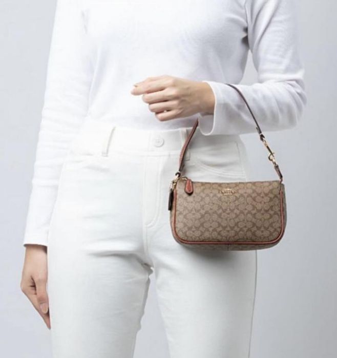 Сумочка Coach Nolita 19