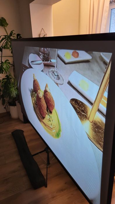 Ekran projekcyjny ALR 100" cali 16x9 statyw - wysoki kontrast!