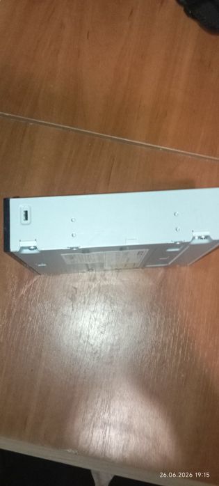 Продаю ASUS DRW-24B5ST