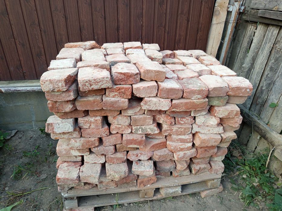 продам цеглу чеську.