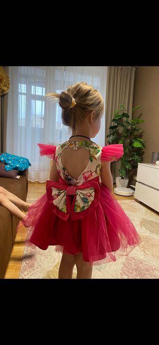 Дитяче святкове плаття неперевершений дизайн з квітами