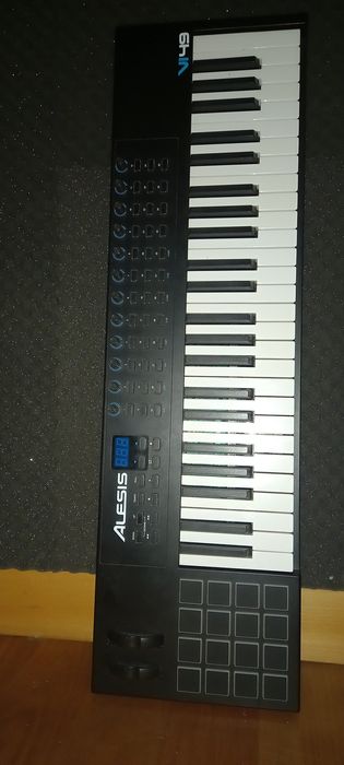 Alesis VI49 - MIDI Controller64332149692289123