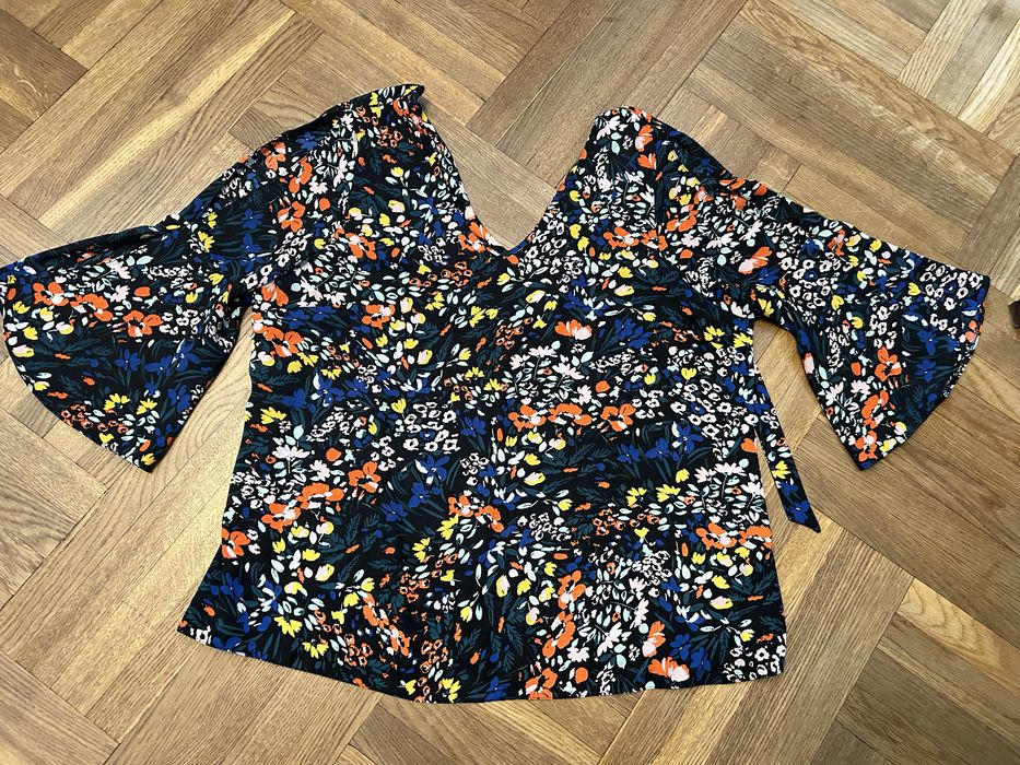 Piekna bluzka w kwiaty XL