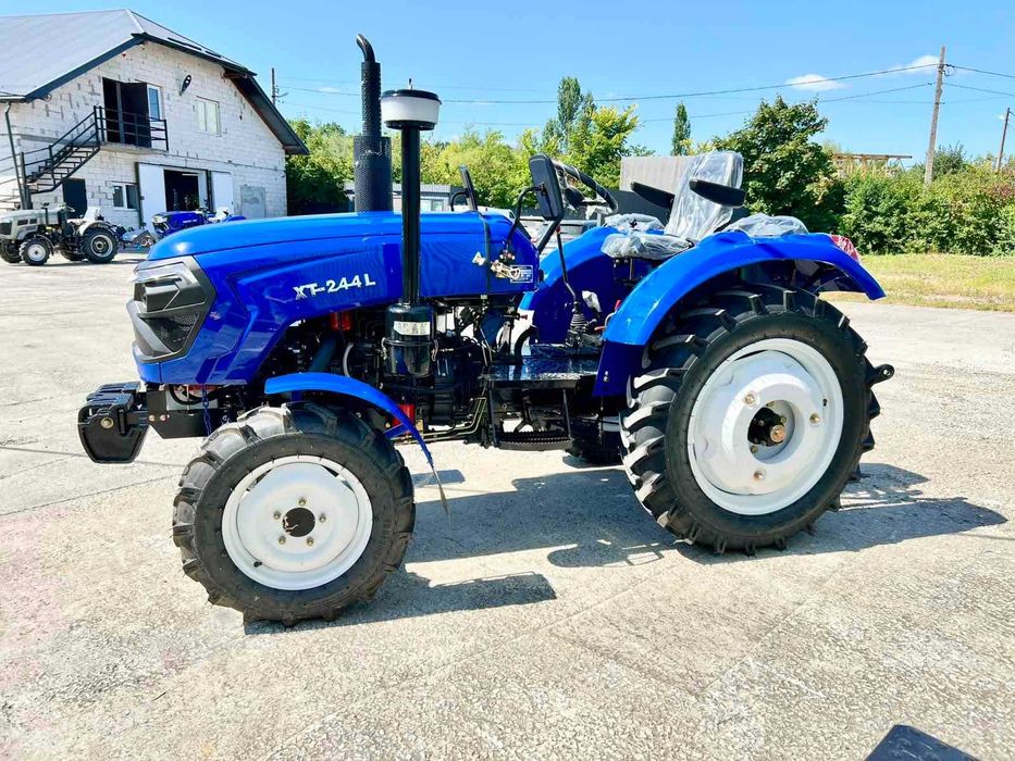 Новий трактор Синтай ХТ 244L XINGTAI  BULAT