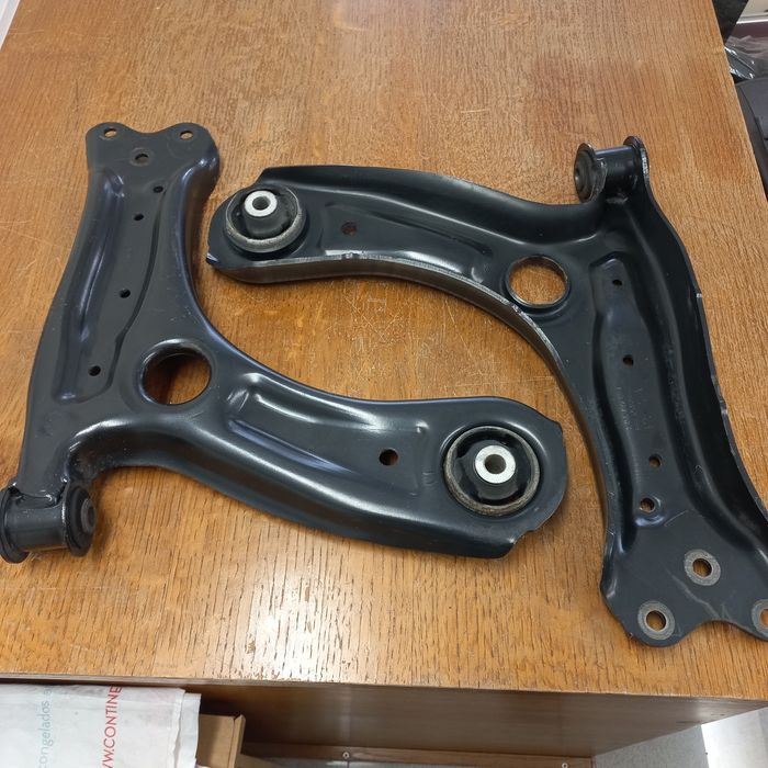 Triangulos da frente POLO V 2009 a 2017