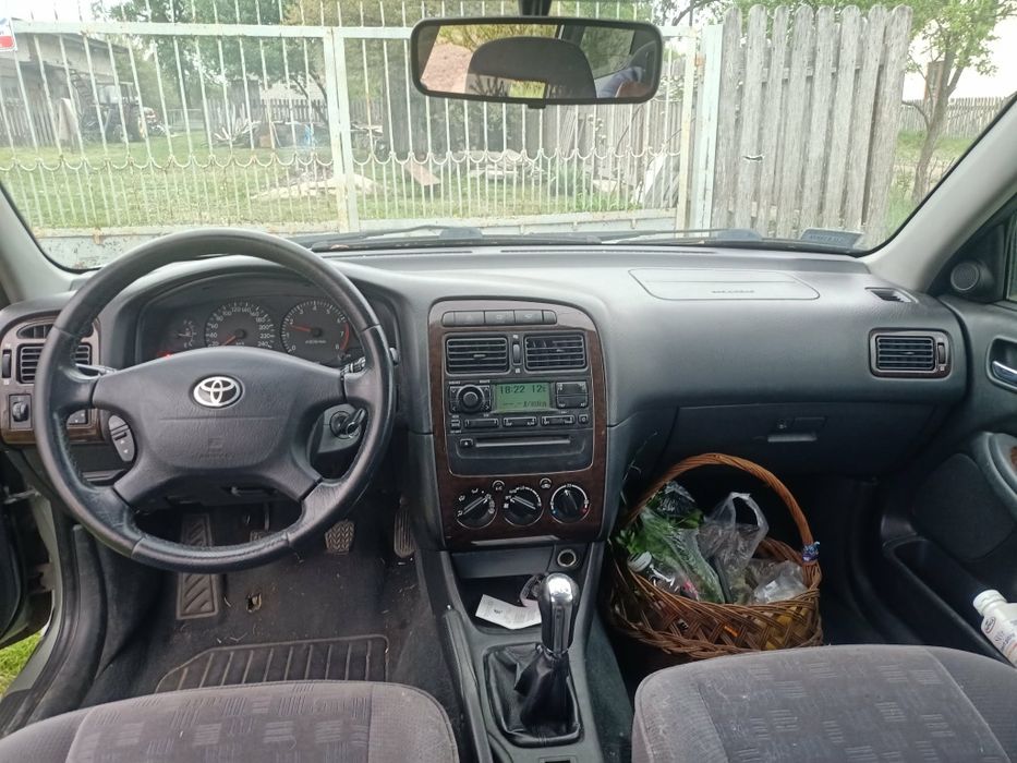 Sprzedam Toyote  Avensis