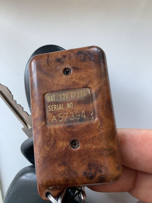 Брелок сигналізаціі автомобіля