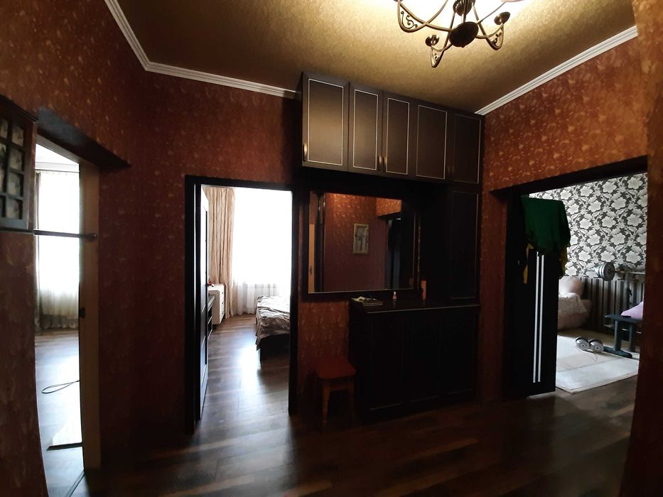 Продам сталінку в центрі міста