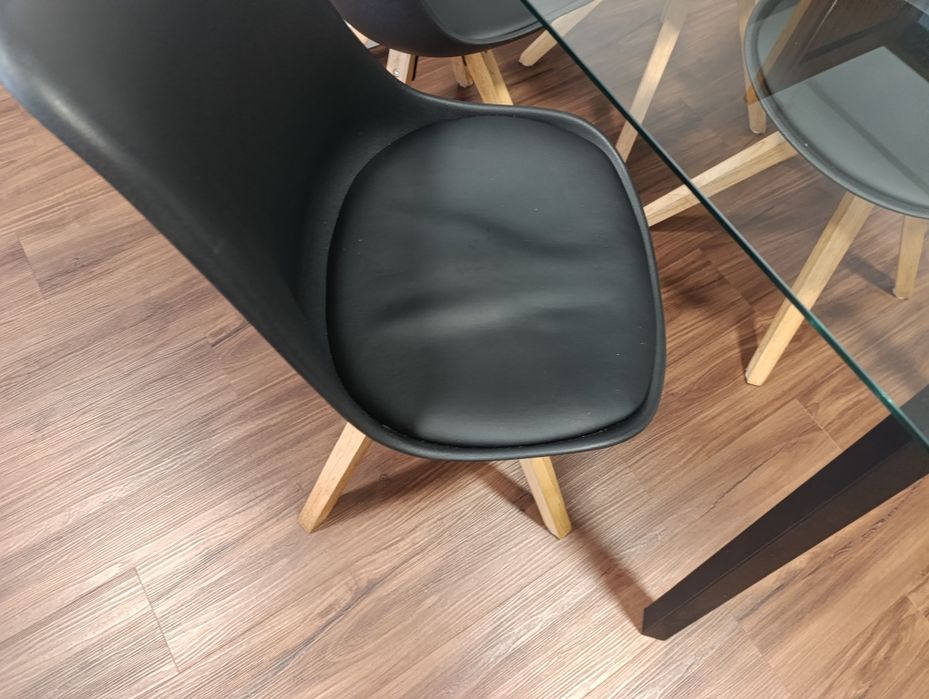 Mesa  vidro e cadeiras