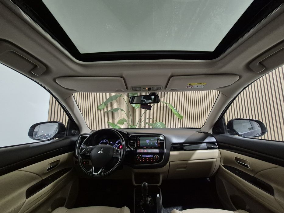 Mitsubishi Outlander 2.2DI-D 7 LUGARES - 109.000KM | GARANTIA | NAC