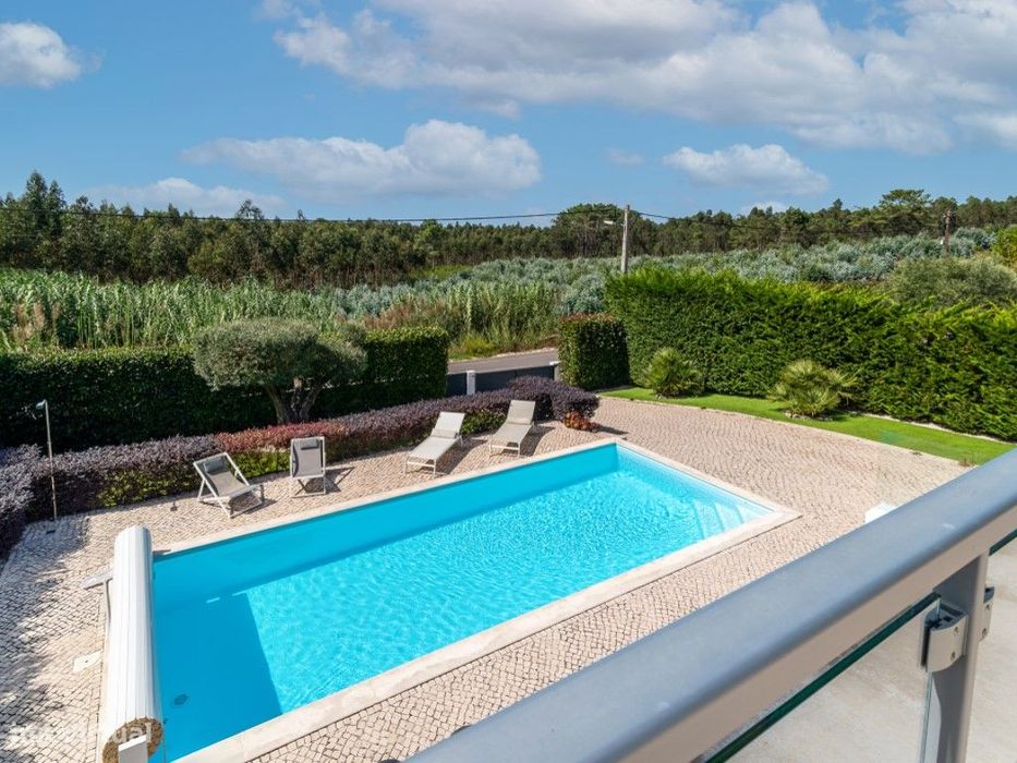 Moradia com piscina aquecida perto da praia da Foz do Arelho