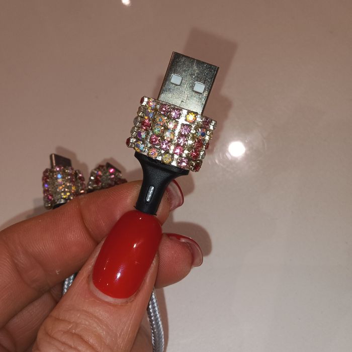 Cabo carregador rosa strass C e micro USB
