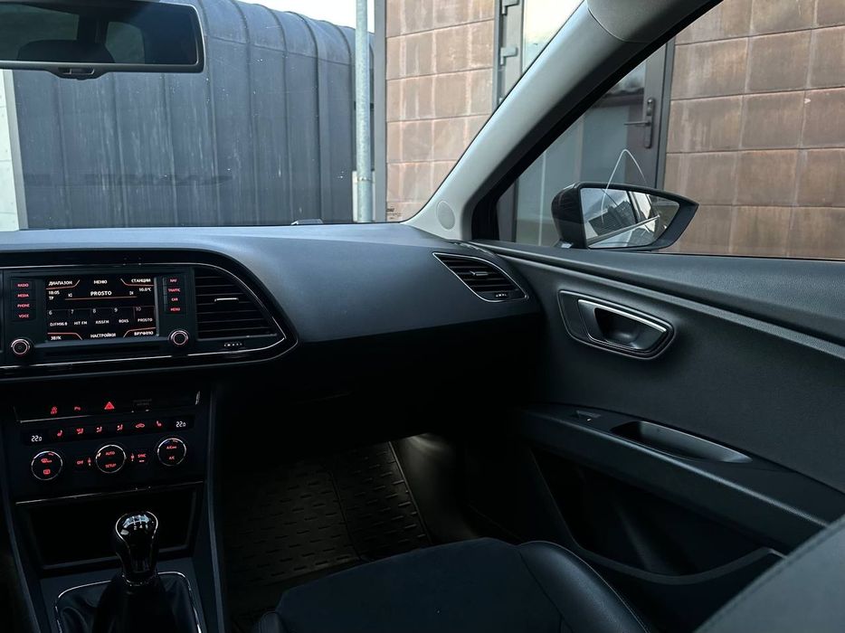 Seat Leon 2014  року, 1.6 дизель, механіка, передній привід, 323т.км