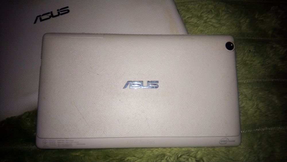 Телефон планшет Asus Zenpad  p01y.