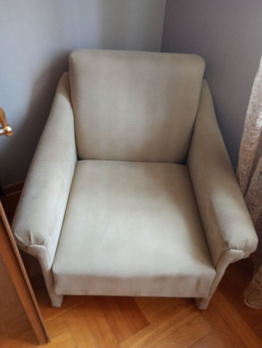 Продам срочно два кресла в хорошем состоянии