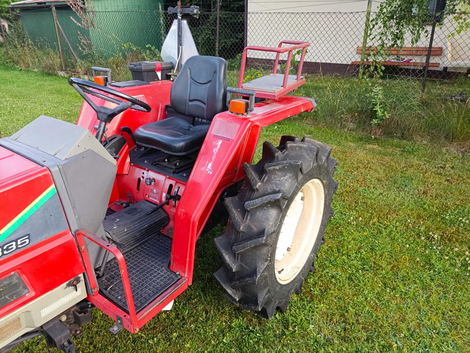 Ciągnik 4x4 Yanmar FX335 o mocy 33KM