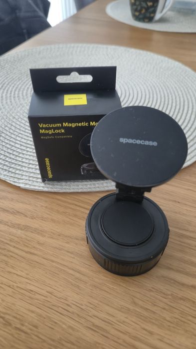 Uchwyt na telefon magnetyczny z przyssawka