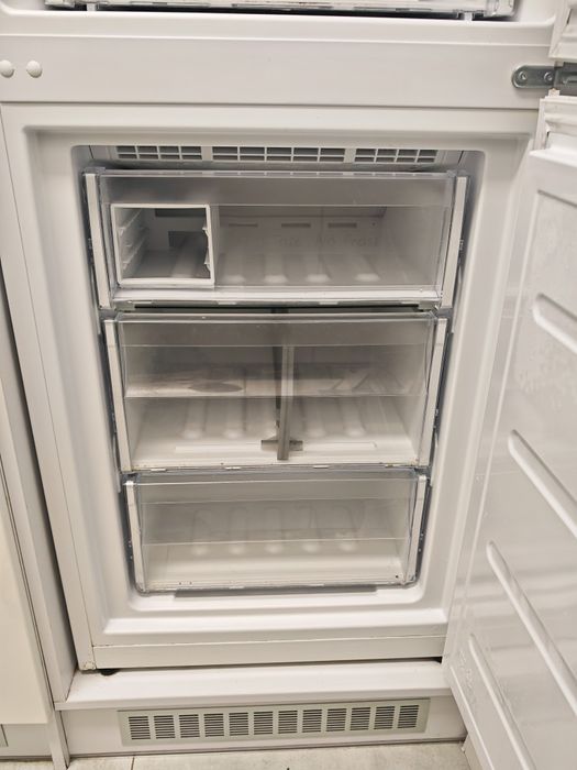 Biała lodówka chłodziarko-zamrażarka Whirlpool 6-ty zmysł