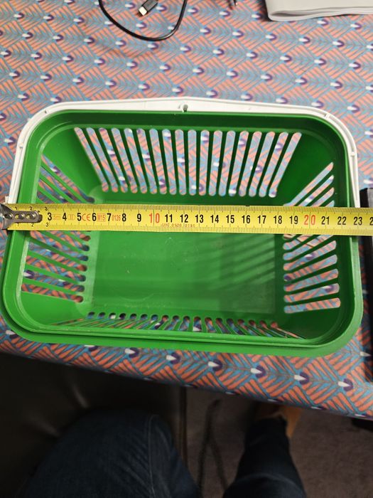 Cesto plástico com asa