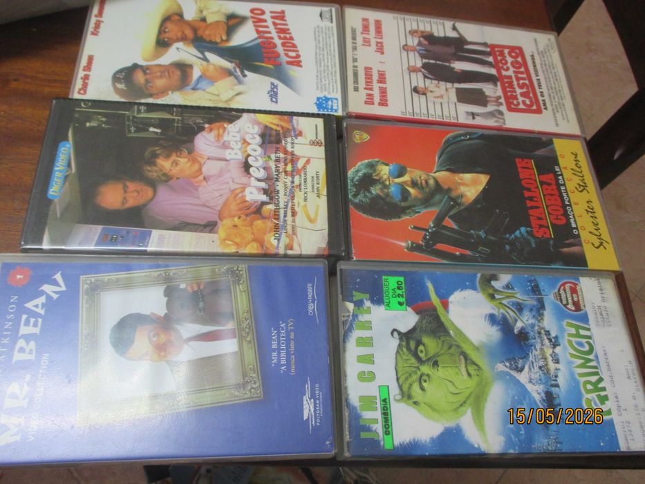 12 cassetes vhs de diversos filmes antigos