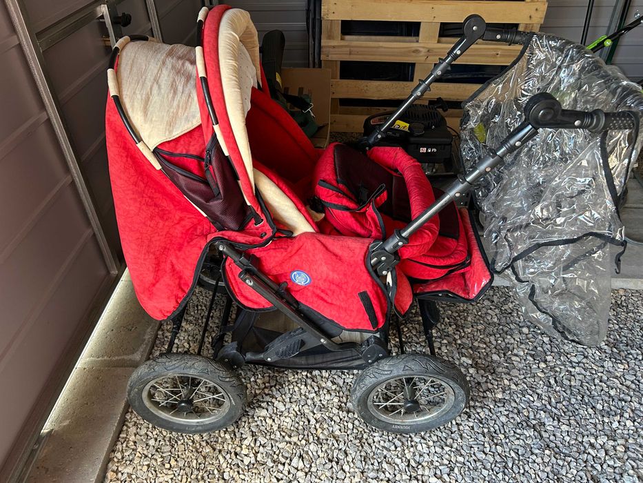 Wózek dziecięcy czerwony