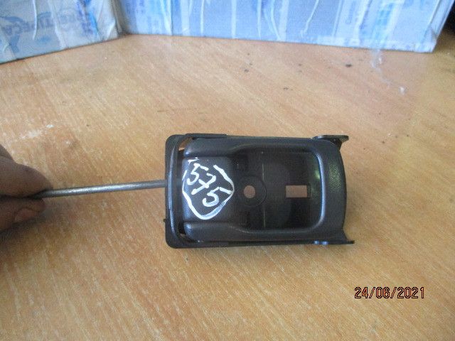 Puxador interior porta trás esquerdo NISSAN Sunny III Sedan (N14)