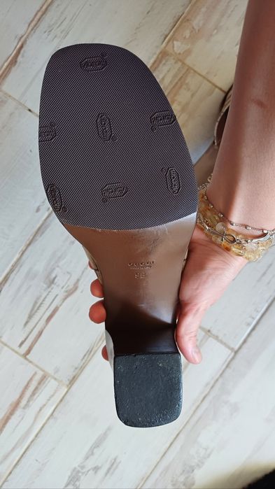 Мюлі GUCCI оригінал 39й, Гуччі мюли, босоножки Гуччи, гучи босоніжки.