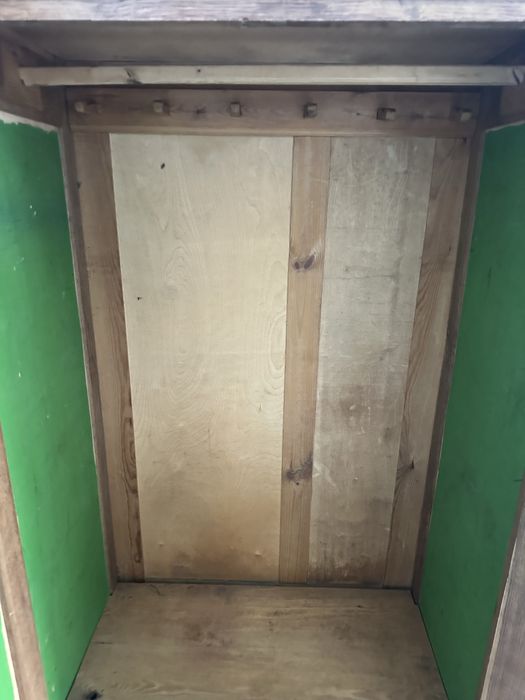 Дубова шафа ручної роботи