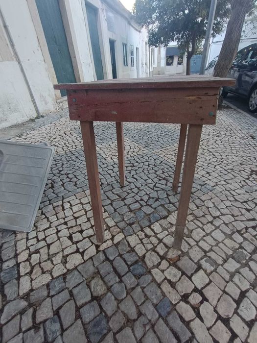 Mesa antiga de taberna, anos 40 - 50, para restauro