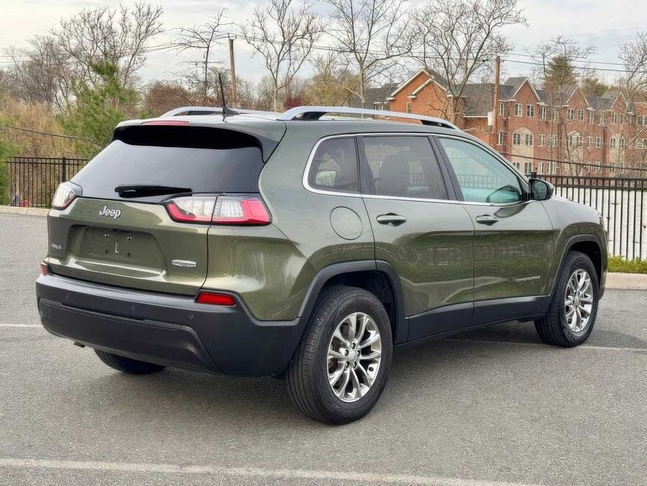 Jeep Cherokee Latitude Plus      2020