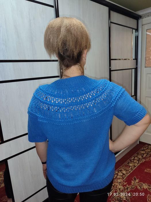 Сверик в'язаний , ручна робота.