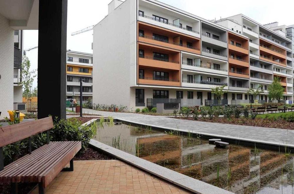 Apartament_Centrum_Długa_Lokum Porto_salon_sypialnia_balkon