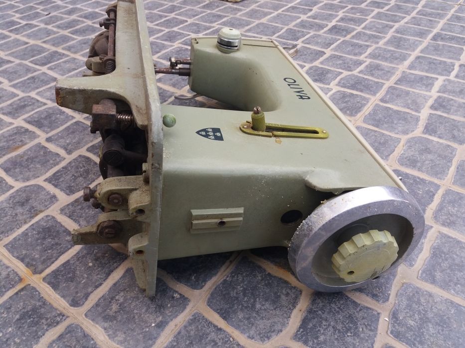 Cabeça de Máquina de Costura Oliva