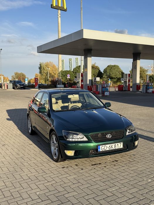 Lexus IS200
