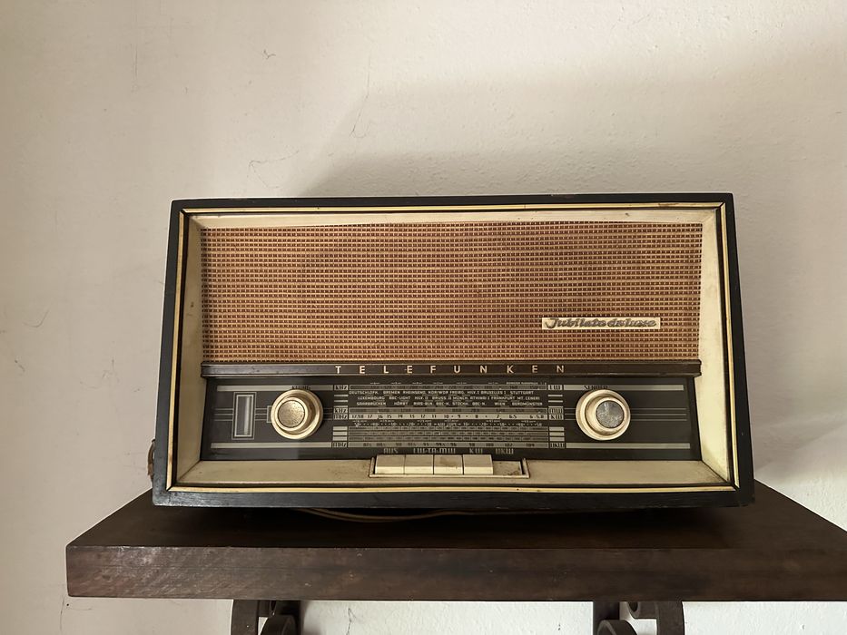rádio antigo Telefunken “Jubilate de Lux