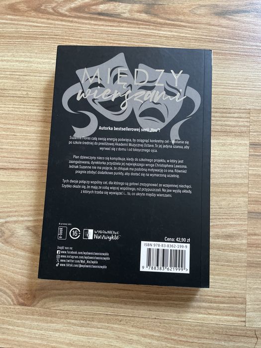 Książka „Między wierszami”