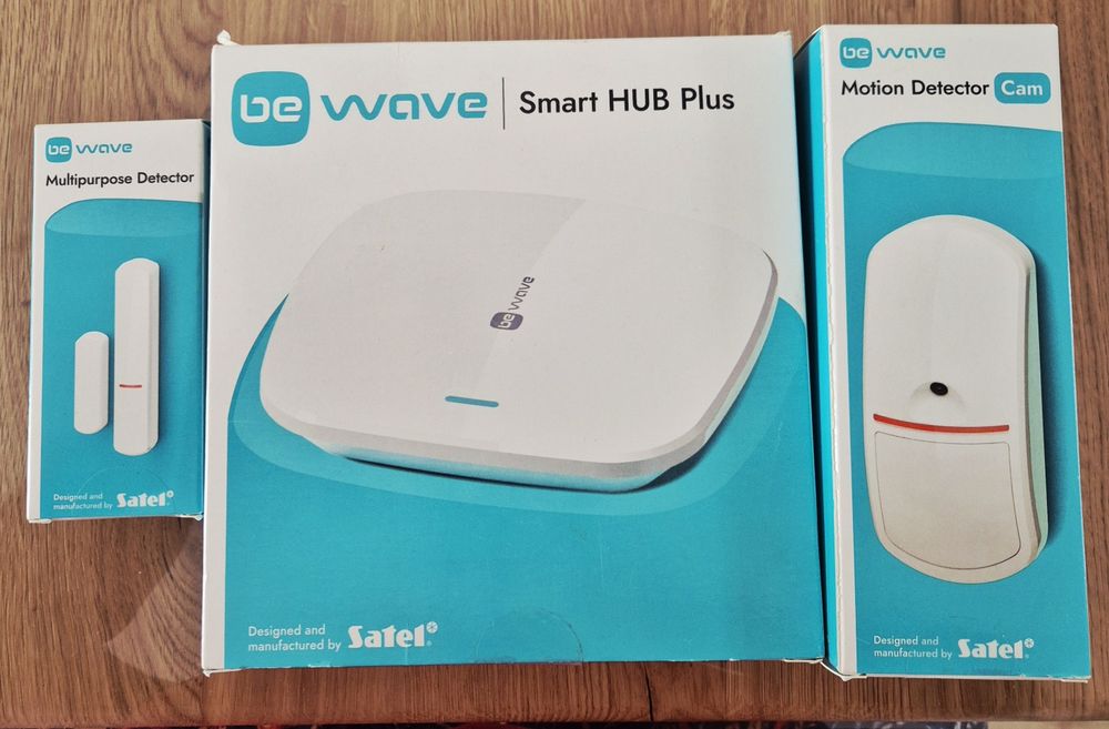 Zestaw alarmowy SATEL pilot czujka uniwersalna czujka ruchu z kamerą SMART HUB PLUS