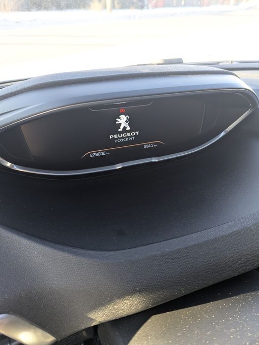 Продам Пежо 5008