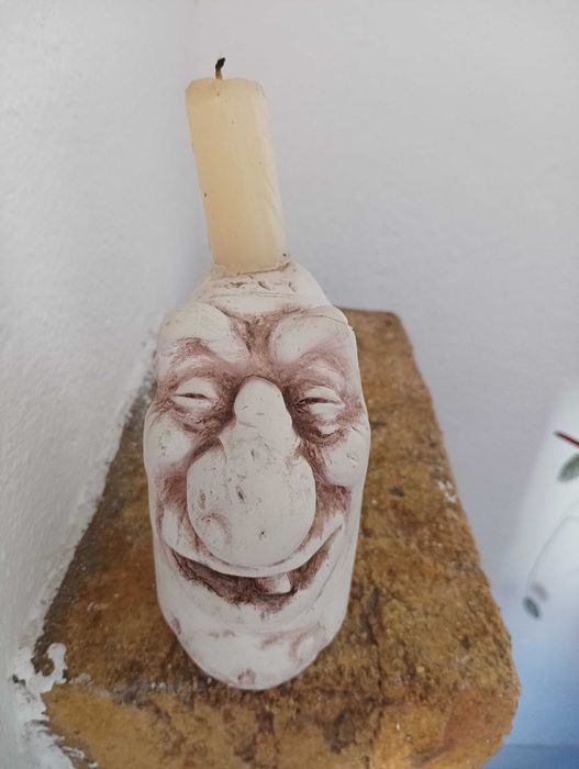 Estátua em pedra maciça