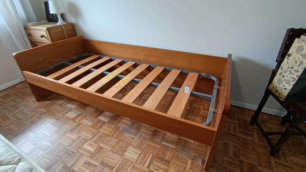 Camas gavetão bom estado