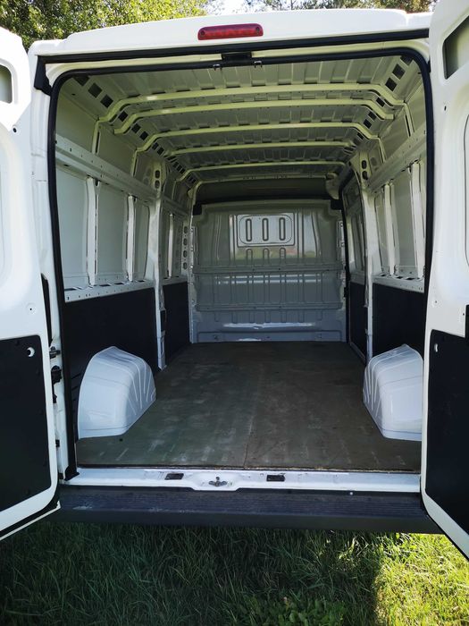 Wypożyczalnia, wynajem busów dostawczych i osobowych