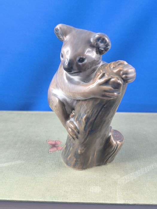 Koala na pniu Royal Copenhagen #porcelana #dekoracja #ozdoba