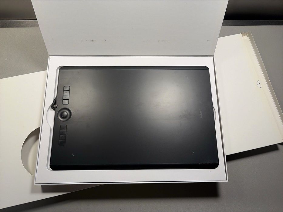 Mesa Digitalizadora Wacom Intuos Pro Large (Paper Edition) - PTH-860