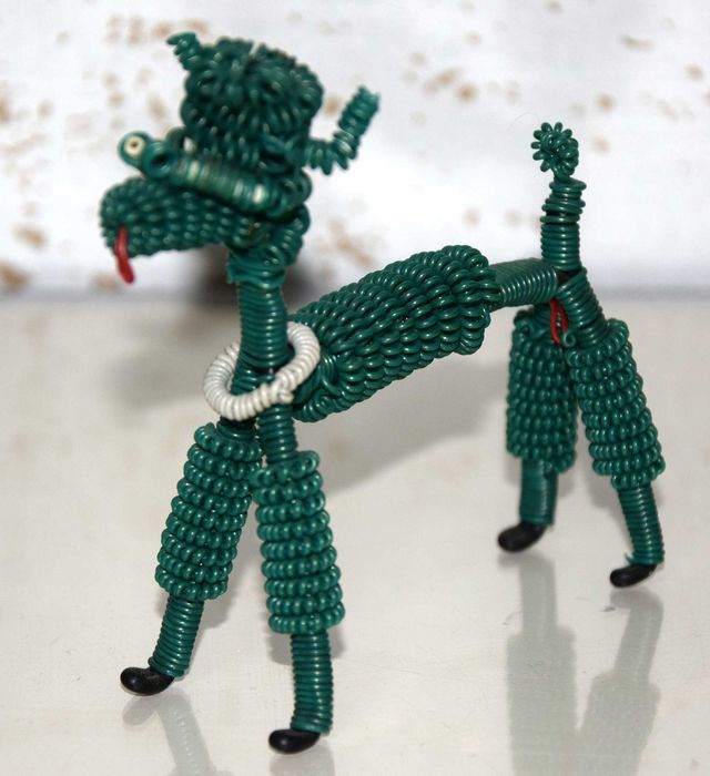 Cão em arame decada 40