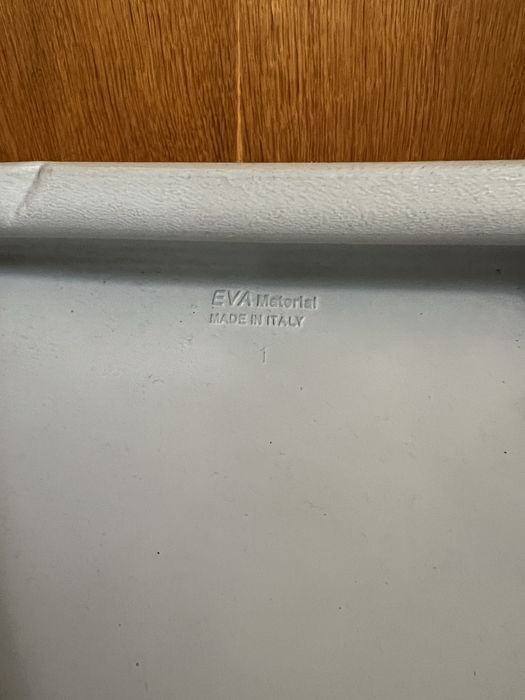 Резиновый подголовник для ванной