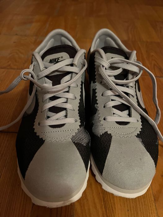 Кросівки Nike, 36 розмір. сірого кольору