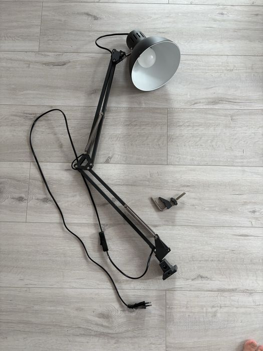 Продам настольну лампу Ікеа