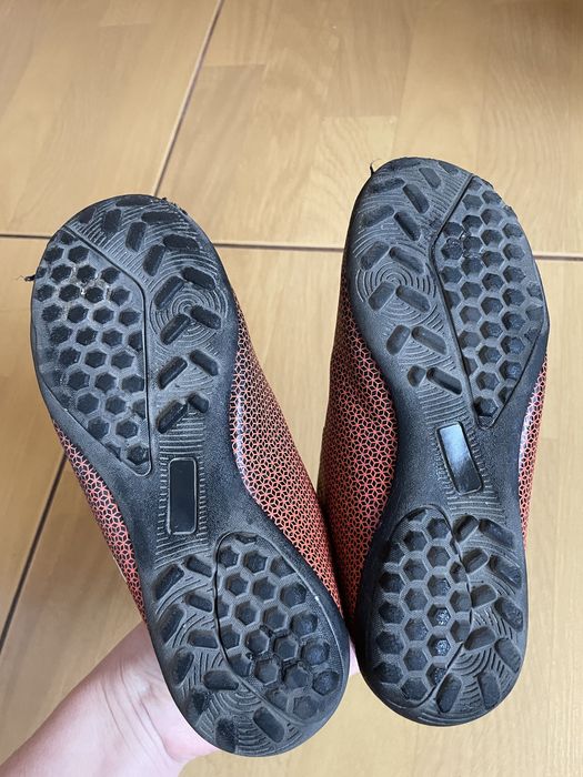 Бутсы Demix спортмастер демикс 35 размер оранжевые